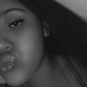 Meet your Posher, Madeline